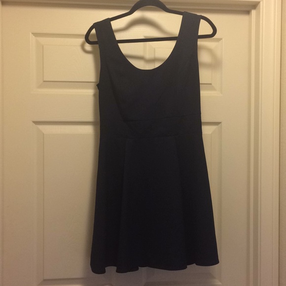 Low back navy cocktail dress - Picture 2 of 2